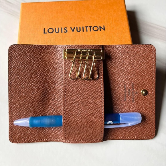 Louis Vuitton 4 key holder Monogram - Picture 6 of 9